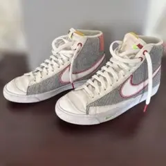 NIKE 27cm