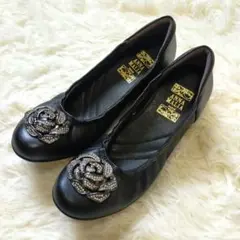 【美品】アンナマリア パンプス 黒 22.5cmブラック　フラワー ビジュー