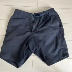 黒いショートパンツ 調整可能ベルト付き