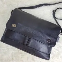 美品✨ コーチ ショルダーバッグ メッセンジャー 大容量 A4 通勤 通学 黒
