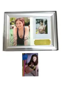 佐山彩香　フォトフレーム入り　直筆サイン入り生写真　チェキ