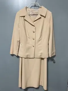 ベージュ ジャケット スカート セット