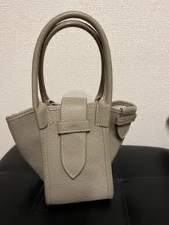 マ*ト様 Vasic Port Mini Miniホワイトレザーハンドバッグ Vasic Port Mini Miniホワイトレザーハンドバッグ