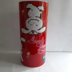 赤いウサギとネズミのごみ箱