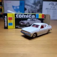 黒箱日本製トミカ 17 日産cherryホワイト 1/60