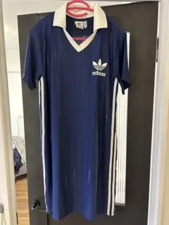 ほぼ新品【アディダス】アディカラー スリーストライプ ポロワンピース