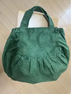 足あと柄 緑色 エコバッグギャザー入り