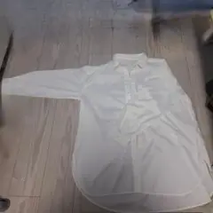 ホワイト ボタンアップ 長袖シャツ
