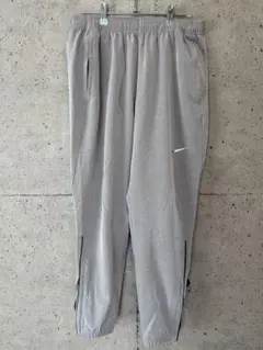 ◼️新品◼️Nike ジャージパンツ グレーＬ