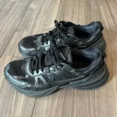 NIKE v2k run black