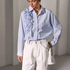 フリル付き青白ストライプシャツ　長袖シャツ　ブラウス