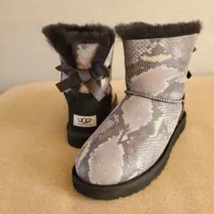 未使用 UGG ミニベイリーボウ スネーク 24cm