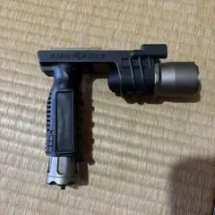 中古激レアSUREFIRE M900Aレッド フォアグリップウェポンライト 旧型 激レアSUREFIRE M900Aレッド フォアグリップウェポンライト 旧型