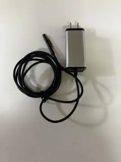 マグネット接続電源アダプター 100-240V
