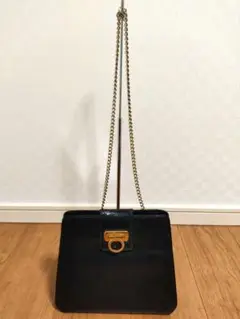サルヴァトーレフェラガモ チェーン ショルダーバッグ Ferragamo