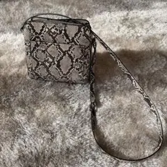 GU ボックスミニショルダーバッグ パイソン柄ベージュ