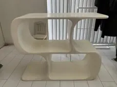 マージナル ドラゴンシェルフ 4段 FRP オープンシェルフ　ミッドセンチュリー 北欧ミッドセンチュリーの香りプンプンのFRP製「ドラゴン
