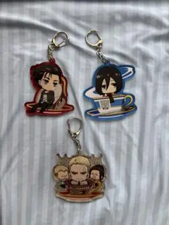 進撃の巨人 エレン ミカサ ライナー アクリルキーホルダー3個セット