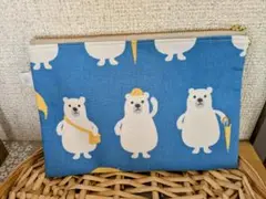 くまポーチ（ブルー）※最後までお読み下さい