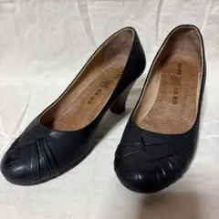 cavacava ラウンドトゥ 黒レザーパンプス 24