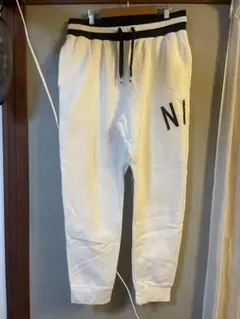 Nike Airロゴ入りホワイトジョガーパンツ