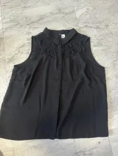 ⑫ H&M ブラック ノースリーブ トップス