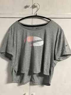 Nike グレー クロップドトップス
