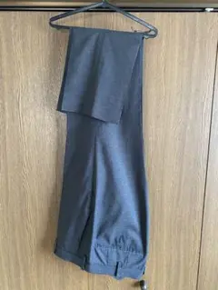 ユニクロ ダークグレー スラックス 82cm