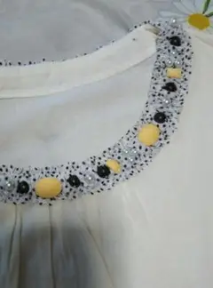 新品♥ビジュー飾りTシャツ☘L