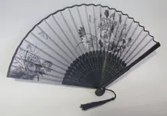 黒 花柄 扇子 タッセル付き