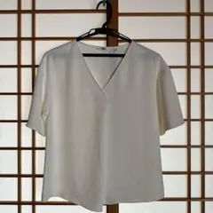 Vネック　カットソー　新品未使用