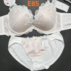 Item thumbnail for item fa45dce5-0d0b-4771-bbbf-bd93193941b6