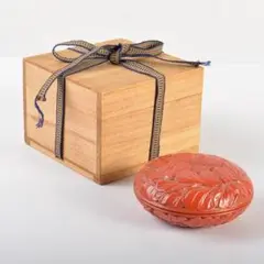 茶道具　鎌倉彫　花文香合　仕覆付　時代箱　V　R8308 茶道具 畑幸春作 鉄刀木 水車香合 共箱 V R6358 - メルカリ
