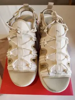 PUMA 厚底サンダル