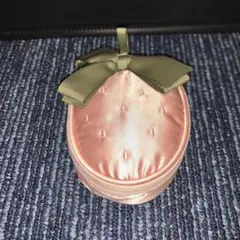 スリーコインズ 3COINS イチゴモチーフアクセサリーケース ピンク