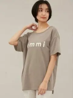 emmi yoga ロゴ Tシャツ　エミ　ヨガウェア