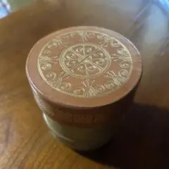 レトロなタバコ入れ