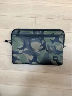 ルーカRVCA 迷彩柄 ノートPCケース