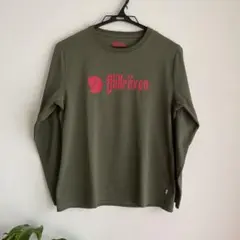 Fjall raven Tシャツ