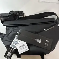 NIID ブラック ボディバッグ