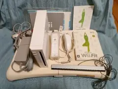 Wii本体 Wiiリモコン・センサーバー、WiiFit一式付き【動作確認】
