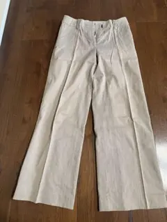 ベージュ フレアパンツ