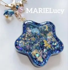 シャカシャカキーホルダー　夜の海と花火と金魚シェイカー　ブラック　星