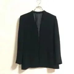 【良品】LADIESFASHION ノーカラージャケット　黒　肩パッド付b839