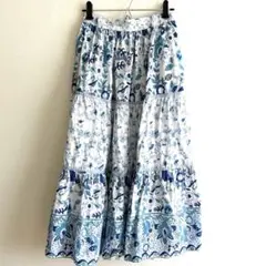 値下げしました！インド製青と白の花柄ティアードロングスカートＭサイズ