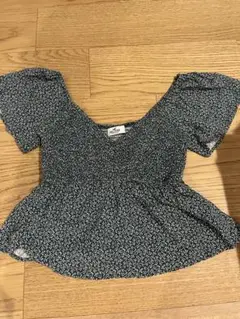 Hollister フラワープリント 半袖トップス　オフショル