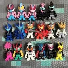 仮面ライダーマスコット17体
