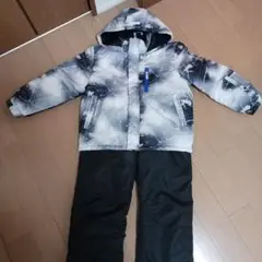 美品　男の子140 CCLTEAM スキーウェア グレー系 上下長さの調整可能