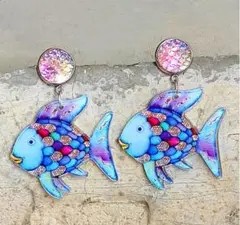 特別お値下げ☆Ｂ ピアス　にじいろのさかな　えほん　アクセサリー　可愛い