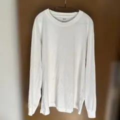 UNIQLO ホワイト長袖カットソー